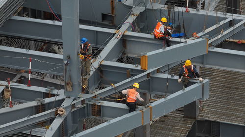 全國(guó)首個(gè) 空天信息大學(xué)建設(shè)工程項(xiàng)目二期一批次主體結(jié)構(gòu)全面封頂